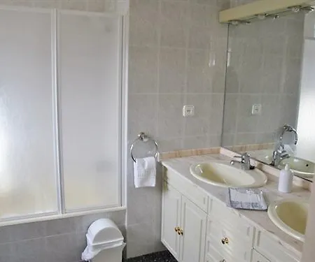 Antonio's House Сиджес