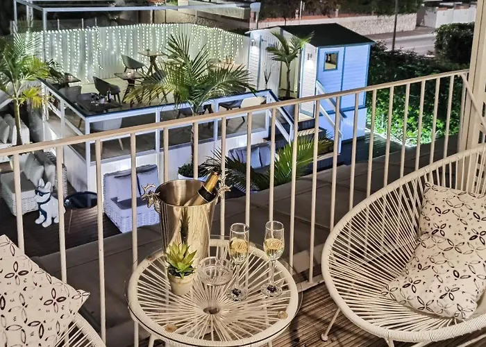 Antonio's House מלון סיטגס