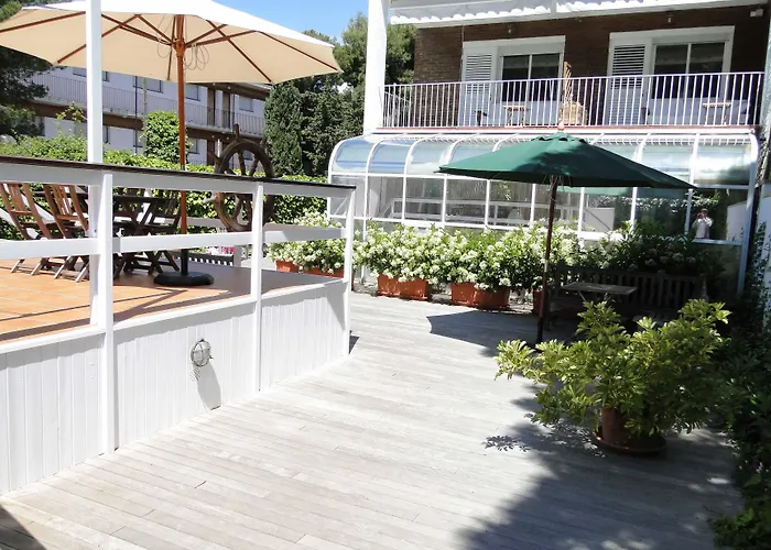 Ξενοδοχείο Antonio's House 3*